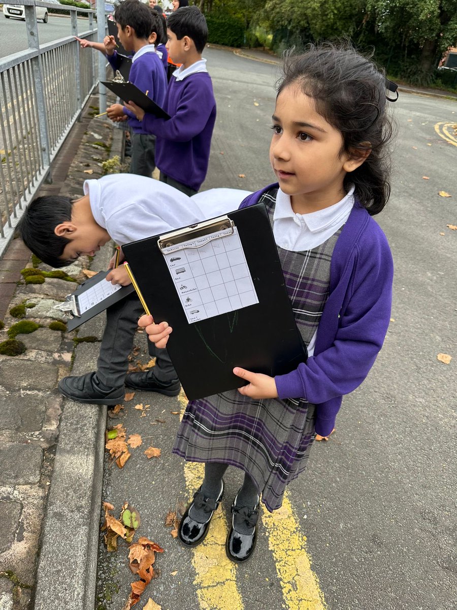 olive_bolton's tweet photo. Year 2 used all their observational and data collection skills as they undertook their #TrafficSurvey #WeAreStar #Fieldwork #LocalArea #Geography #Teamwork #Data #Ambition https://t.co/KuLbWe9rV9