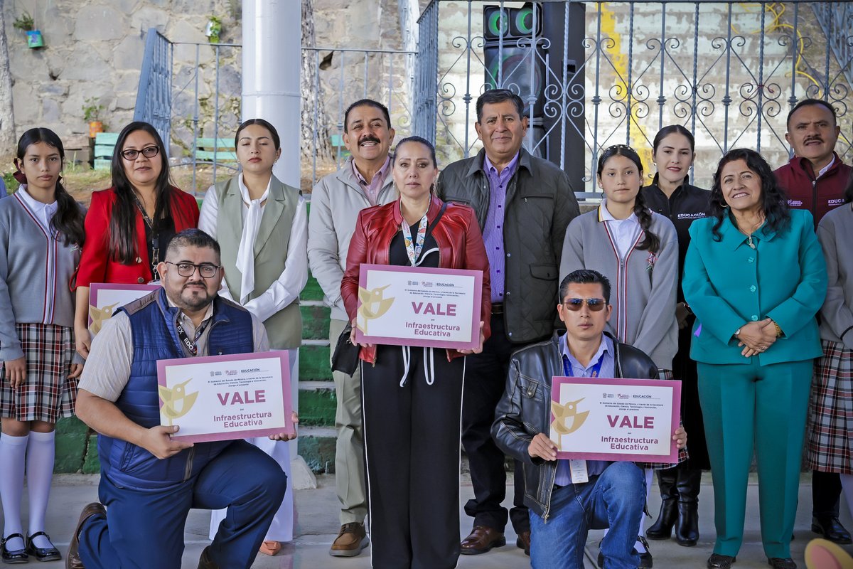 SeducEdoMex's tweet image. Con la gira #SECTIEnTuComunidad en #Tepetlaoxtoc, las escuelas se llenan de espacios nuevos y funcionales. 🙌