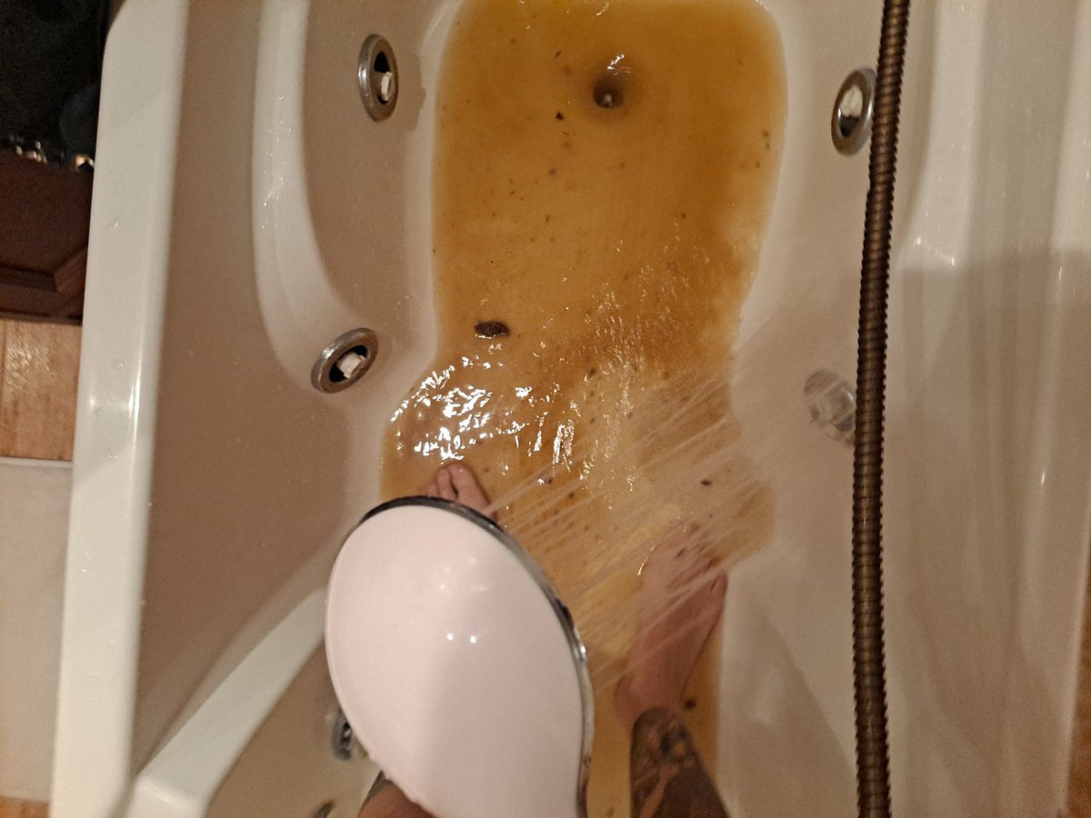 💩🛁 Shitty Bathroom 🛁💩

After dumping a huge amount of shit in the bathtub, I step in it... and when I try to clean it, the drain clogs up 🥵

💩 Scatbook.com/Lamiadark 

#scat #shit #fetish #lamiadark