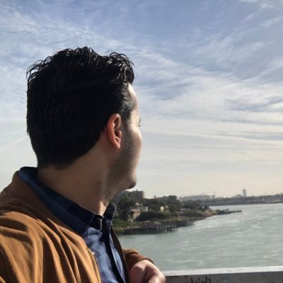 يريد البنات ينزعون الحجاب وهو ما مطلع خلقته 

شكد غثيثين أمثال هذا يسون نفسهم هم المتنورين والمثقفين وقادة المجتمع نحو التطور والرقي 😹