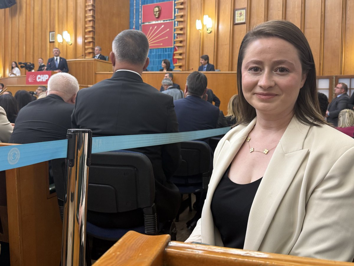 Bugün grup toplantımızda Genel Başkanımız; “dünyada 20'li yaşlarını tamamlayan iyi eğitimli 30'lu yaşlarının başında cayır cayır beyinler ülkelerini şaha kaldırıyor. Bu iş 80 yaş üstülerin akran dayanışmasıyla değil Cumhuriyetin gençlerinin omuz omuza mücadelesiyle olacak” Dedi.