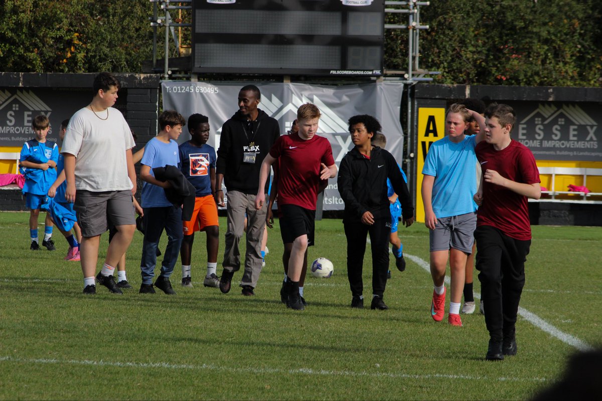 Saturday we had a day colaborating with Flex Cic, providing a mascot opportunity to walk out with our players &amp; participate training session before the game! 
What a great day for the club with a 3-1 win. 
any clubs etc would be interested in a day, please get in contact! 💙
#UTT