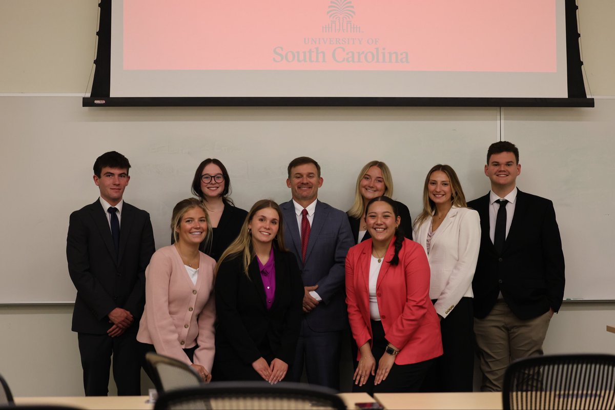 Really enjoyed spending time talking politics and policy with <a href="/UofSCSG/">UOFSC STUDENT GOVERNMENT</a>’s State Advocacy Board. Really proud of the work these young leaders are doing.