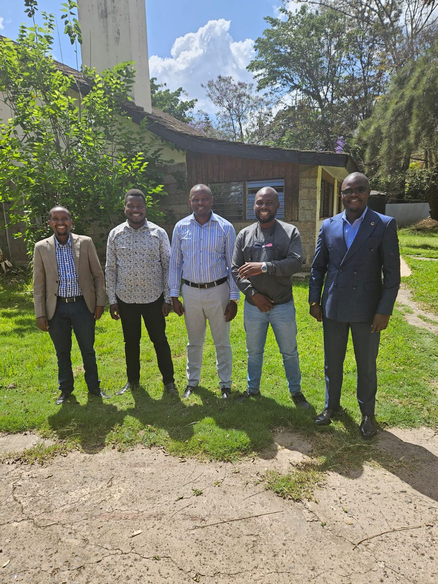 L-R, Kiprotich Mìñgíñ Bùçh- (Kericho), Yours truly Mochokoree (Baringo), Alex Matere (Trans Nzoia), Fanuel Kataka Amanya (Vihiga), and Adviceroi Mundalo (Bungoma).

During a  purposeful meet-up to prepare the youthful generation for the future.