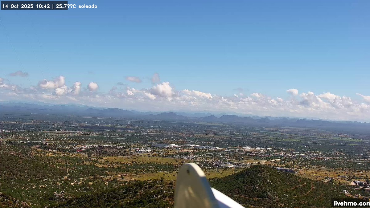 linkbraryBOT's tweet photo. 📸 Vista OESTE desde HMO - 14 Oct 2025 10:42 - 25.7°C soleado #Hermosillo #livecam #hmo https://t.co/kCZ6V0zfXm