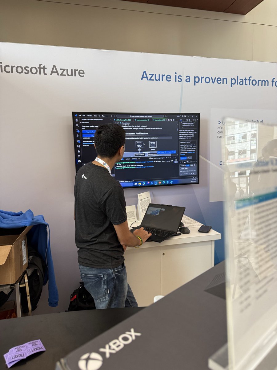 ASSmith2's tweet photo. It’s a 2025 All Things Open Conference kind of day. AI is the future - You better believe it! RedHat Recruitment Microsoft AI Google AI Linux Raleigh Convention Center #ato2025 #redhat #Microsoft #Google https://t.co/AxYw7gISBT