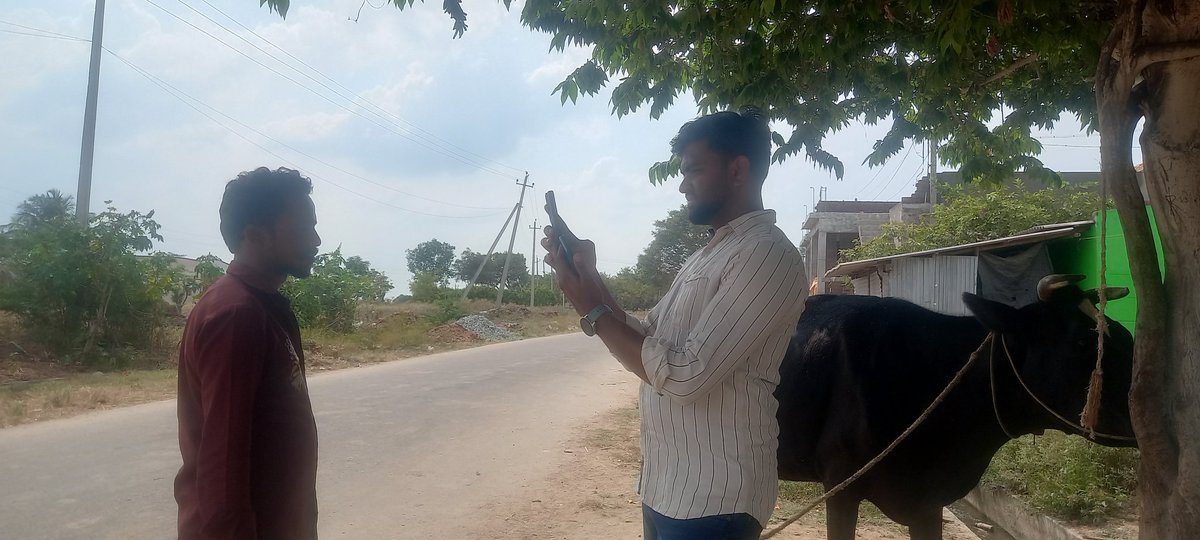 NMgnrega's tweet photo. ಮ-ನರೇಗಾ ಯೋಜನೆಯ ಉದ್ಯೋಗ ಚೀಟಿಗೆ ಇ-ಕೆವೈಸಿ ಮಾಡಿಸುವುದು ಕಡ್ಡಾಯವಾಗಿದ್ದು,   e-kyc ಮಾಡಿಸದಿದ್ದಲ್ಲಿ  ಮುಂದಿನ‌ ದಿನಗಳಲ್ಲಿ ಯೋಜನೆಯಡಿ ಕೆಲಸ ಮಾಡಲು ಹಾಗೂ ಕೂಲಿ ಹಣ ಪಡೆಯಲು ಸಾಧ್ಯವಾಗುವುದಿಲ್ಲ. #  ಇಂದೇ ಜಾಬ್ ಕಾರ್ಡ್ ಹಾಗೂ ಆಧಾರ್ ಕಾರ್ಡ್‌ನೊಂದಿಗೆ‌ ಗ್ರಾ.ಪಂ.ಗೆ ಭೇಟಿ ನೀಡಿ e-kyc  ಮಾಡಿಸಿಕೊಳ್ಳಿ. https://t.co/MCEOrnfiM5