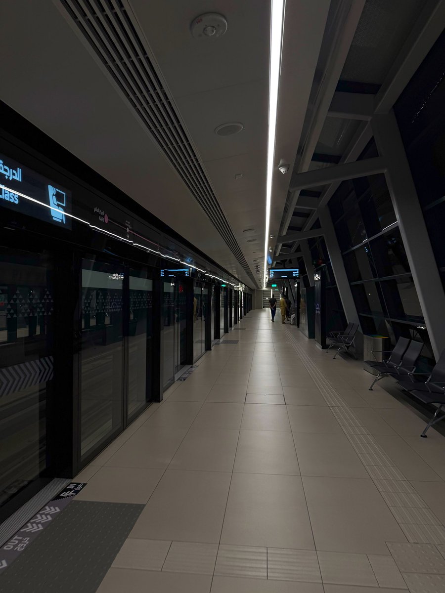 زَ (@iiinoonecare) on Twitter photo 