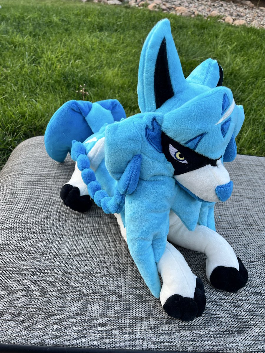 Floof Fluff 🪡 🧵 (@flooffluffplush) on Twitter photo ✨ Shiny Zacian plush✨
I made this one using <a href="/NoxxPlush/">NoxxPlush ➡️ 🦋☁️</a> laying dog pattern for the base! Shiny Zamazenta is coming soon 👀 ✨ Shiny Zacian plush✨
I made this one using <a href="/NoxxPlush/">NoxxPlush ➡️ 🦋☁️</a> laying dog pattern for the base! Shiny Zamazenta is coming soon 👀