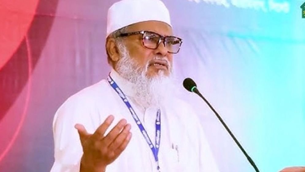 DhakaDossi's tweet image. Religious advisor Dr. Khalid Hussain urged students of religious schools to actively contribute to the development of society and the nation, encouraging them to work hard and strive to achieve their future aspirations.
#EducationAndFaith #CreativeYouth