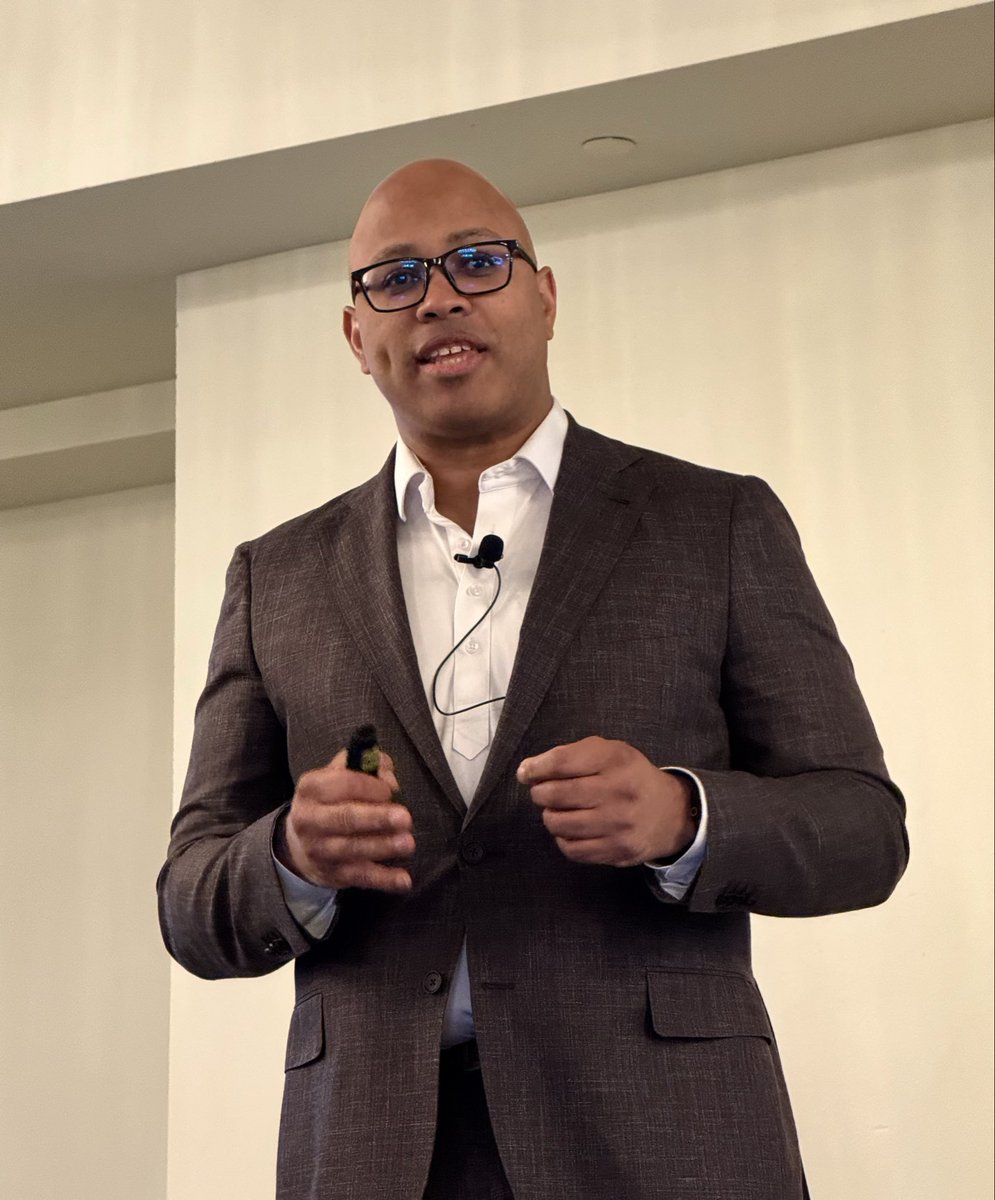 A huge thank you to the speakers and attendees at the 2025 <a href="/UCSDReimagine/">REIMAGINE Center</a> Symposium! These three days have been filled with inspiring speeches and powerful discussions about organ donation. We look forward to seeing you next year! 🎉

#REIMAGINE2025 #transplantation #transplant