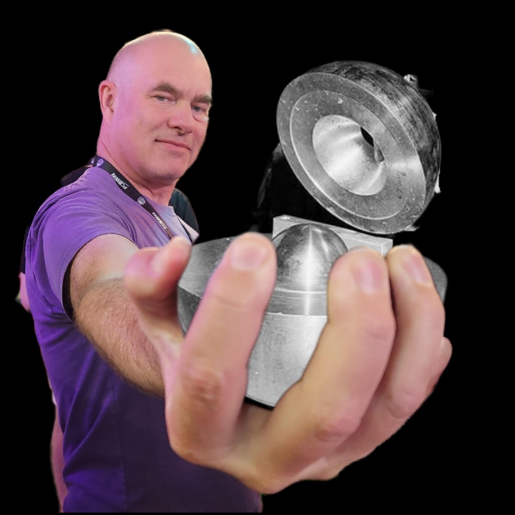 culpable_mink's tweet image. Scott Manley offers you the Demon Core.
Do you accept, or fly safe?