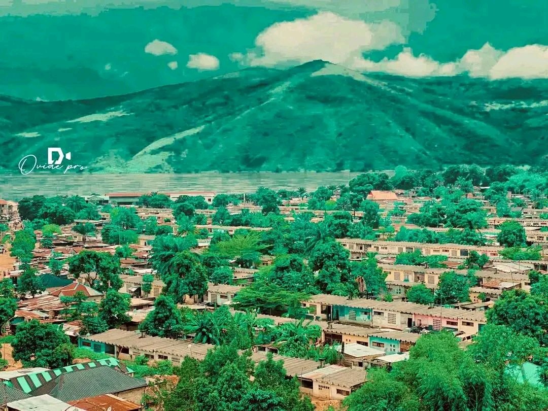 Urgent‼️Maluku
 je souhaite dénoncer une situation inacceptable. Un groupe d’individus perçoit arbitrairement des loyers auprès d’anciens travailleurs occupant des maisons appartenant à une société publique de l’État, aujourd’hui en faillite.
Je demande aux autorités d’intervenir