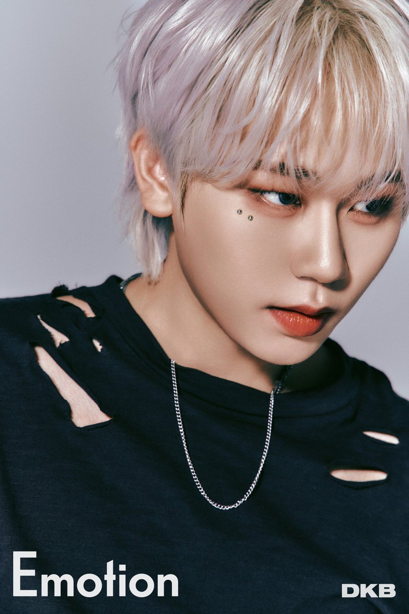 𝙳𝙺𝙱 𝚝𝚑𝚎 𝟿𝚝𝚑 𝙼𝚒𝚗𝚒 𝙰𝚕𝚋𝚞𝚖
[𝗘𝗺𝗼𝘁𝗶𝗼𝗻]

𝖢𝖮𝖭𝖢𝖤𝖯𝖳 𝖯𝖧𝖮𝖳𝖮 𝙳𝚘𝚞𝚋𝚝 𝚟𝚎𝚛.
#GK #지케이 

2025.10.23. 6PM (KST)

#다크비 #DKB #Emotion #Irony 
#20251023_6PM