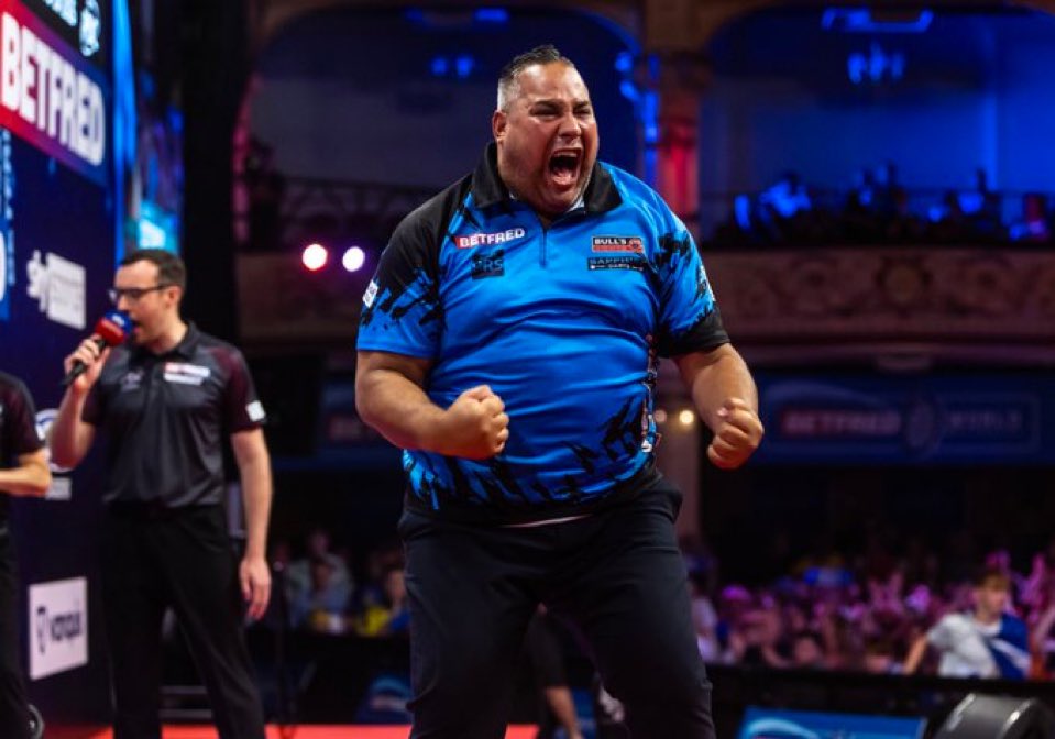 ActuFlechettes's tweet photo. ๐ JERMAINE WATTIMENA ๐ณ๐ฑ REMPORTE LE #PC31 !!! ๐ฅ
Victoire 8-2 face ร Aspinall pour MachineGun qui remporte son deuxiรจme PC de lโannรฉe !! ๐๐ช
#lequipeFLECHETTES https://t.co/qdsT8vhabh