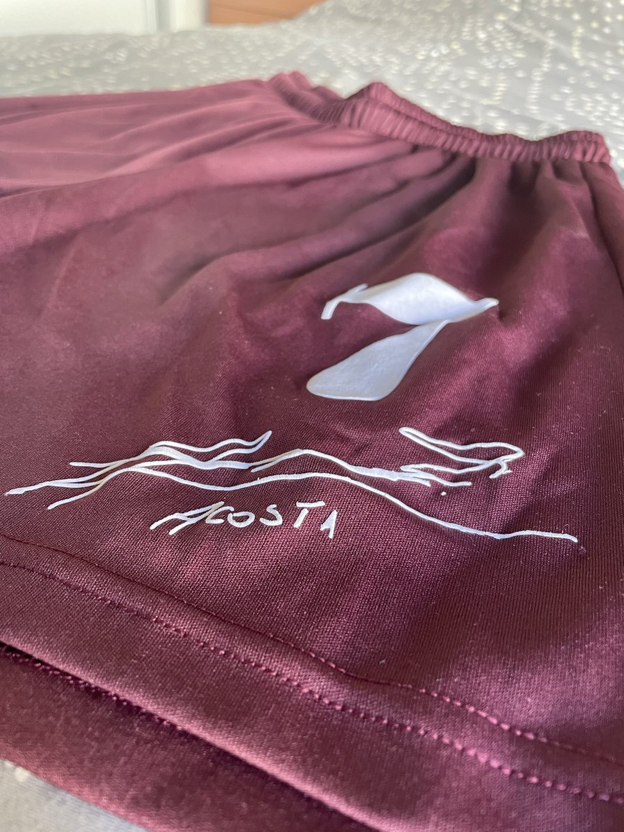 granasticker14's tweet photo. Short del Ídolo E7erno, homenaje a Lautaro “Laucha” Acosta.
Estilo retro, disponible en talles del S al XXL.
Hay descuento especial comprando el conjunto. @AcostaLautaroOK https://t.co/D2AkMzXmuZ