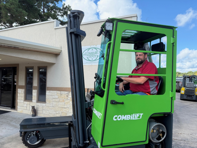 AWObregon's tweet photo. Cyber threats don’t discriminate by company size. Great to see a local Tomball forklift dealer leaning on @comcastbusiness for AI-powered protection. Check out the article. #IWorkForComcast #IWorkForComcast https://t.co/eDbGMikrWG https://t.co/zydbp1OQ3M
