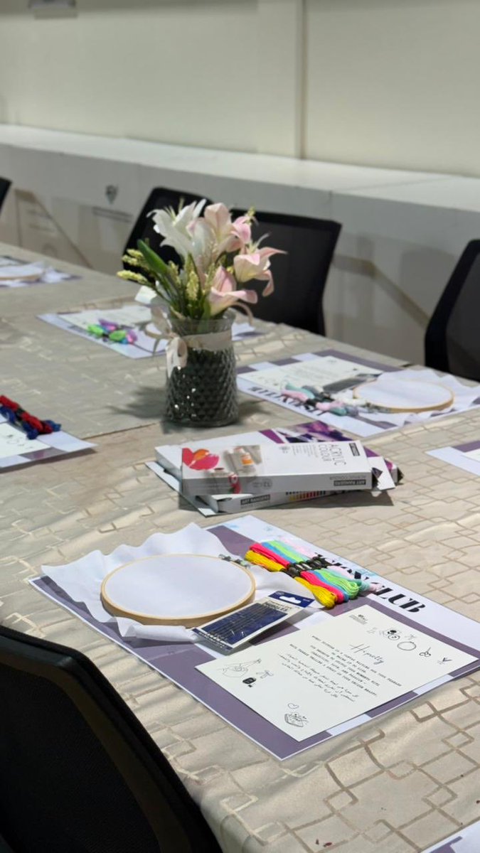 فريق رؤية tweet media