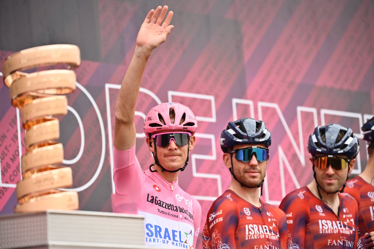 giroditalia's tweet photo. Senza troppi giri di parole, grazie Alessandro. Per la concretezza, la fatica, e quella classe silenziosa che ti ha sempre distinto. E' stato un grande viaggio.
. 
No need for too many words — thank you, Alessandro. For your hard work, honesty, and that quiet class that always made you stand out. It’s been a great ride. 

#GirodItalia @ADM_RossodiBuja
