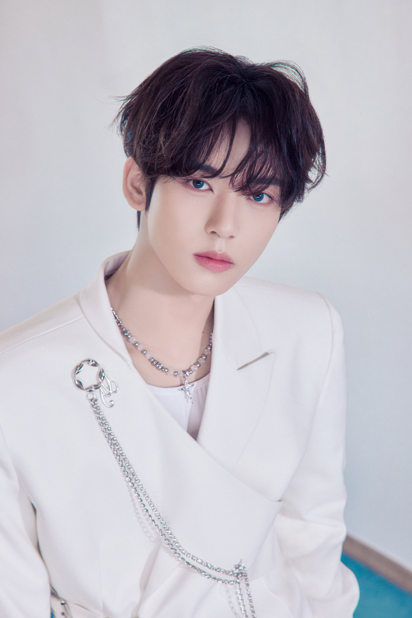 iKON 写真集 youth 青春 vol.1 iKON 写真集 youth 青春 vol.1 iKON First