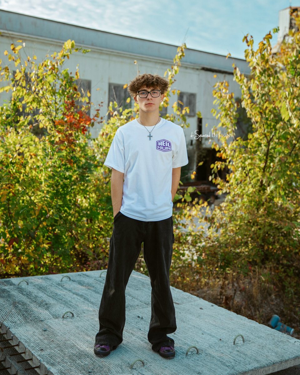 When Mom drives you all the way to see us from Springfield, Illinois - you know we’re going to make your senior session EPIC. 

Senior sessions are about celebrating who you are right now ... and this senior guy killed it!

#dsquaredseniors #dsquaredguys