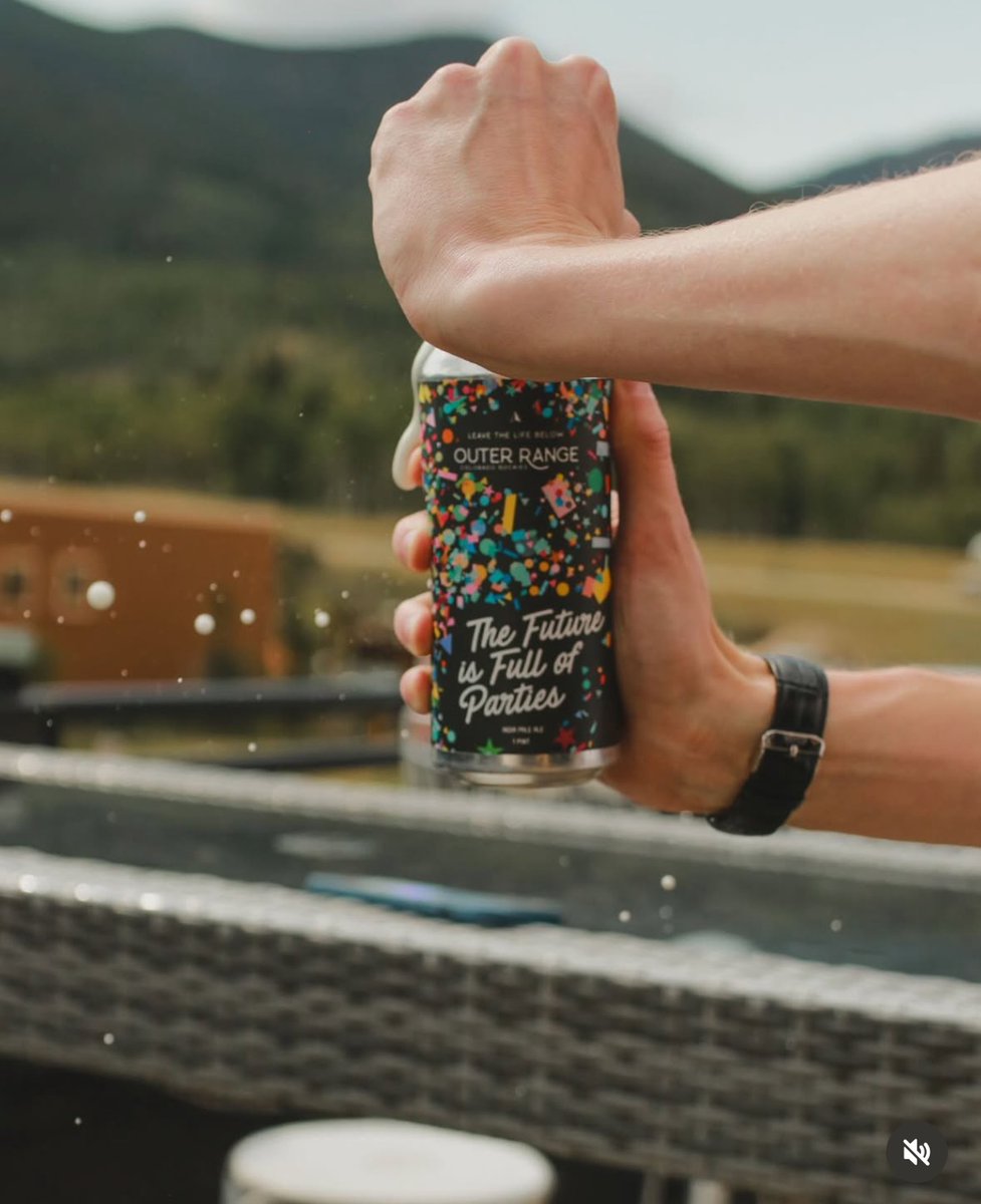 Now on draft: #OuterRange The Future Is Full Of Parties. Hazy India Pale Ale brewed with  Nelson, Citra Cryo,  Riwaka and Strata. Flavors of white wine, strawberry and pine. Clocks in at ABV: 7.0% (pic: Outer Range)  #ipa #indiapaleale #chicagobeers