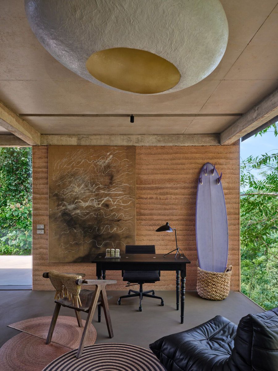 Archello's tweet image. Studio House by Formafatal is a retreat shaped by the land itself.
buff.ly/XOCEs4L 

#RammedEarth #Formafatal #MaterialAuthenticity