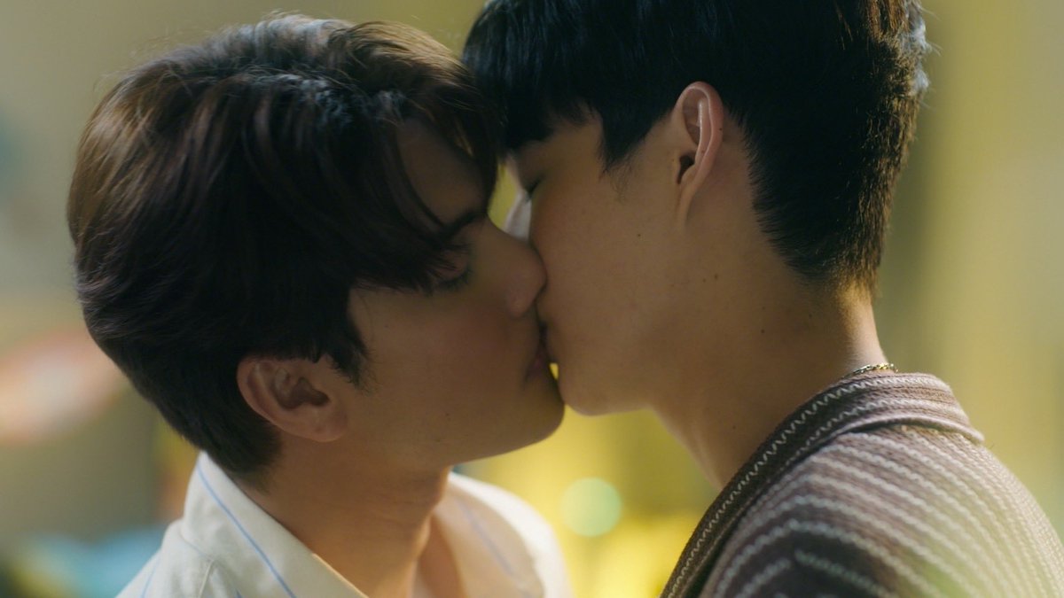 AzimaForAll's tweet photo. I died, writing from my grave 🫠
THE CHEMISTRY in this scene 😍
#LovermermanEP3 #SunPoon https://t.co/8oM01FZd2N