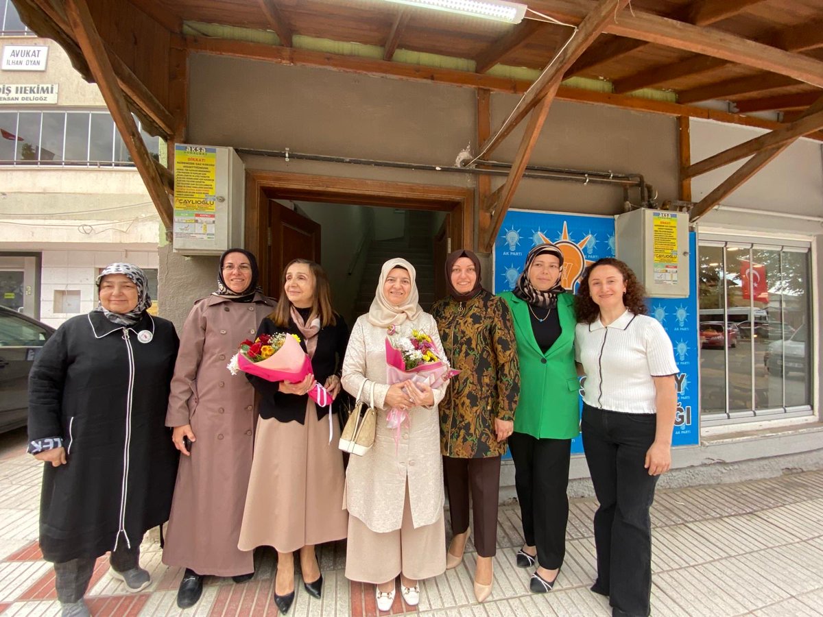 📍Gümüşhacıköy
MKYK üyemiz, Orta Karadeniz Bölge Koordinatörümüz Sn.Havva Sabuncuoğlu, MKYK Üyemiz ve İl Koordinatörümüz 
Sn.Meral Özdemir, İlçe Kadın Kolları Başkanımız Gonca Bilgin ve İlçe Kadın Kolları yönetim kurulumuz ile bir araya gelerek istişare toplantısı gerçekleştirdik