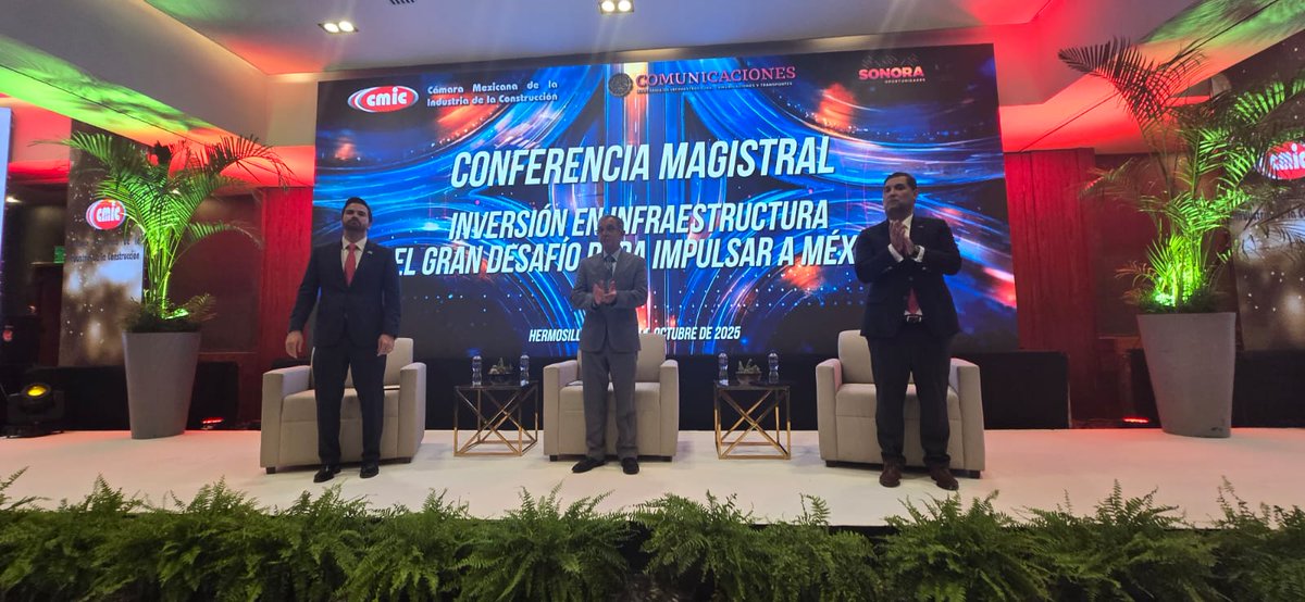 cmicnacional's tweet photo. Arranca la conferencia magistral “Inversión en infraestructura – El gran desafío para impulsar a México”, donde el Ing. Juan Carlos Fuentes Orrala, subsecretario de Infraestructura de la @SICTmx, compartirá los objetivos, proyectos y programas de mantenimiento que se implementarán durante este sexenio para fortalecer la conectividad y la competitividad del país.
