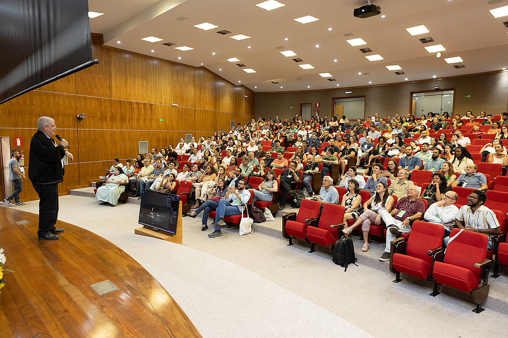 UPTP_py's tweet image. La UPTP se enorgullece de la participación de nuestro Investigador y Docente, Marcelo Castier, en el 25° Congreso Brasileño de Ingeniería Química en Belo Horizonte. 

+info➡️short.do/mFdXBi

#UPTP #Investigación #IngenieríaQuímica #TransiciónEnergética #Innovación