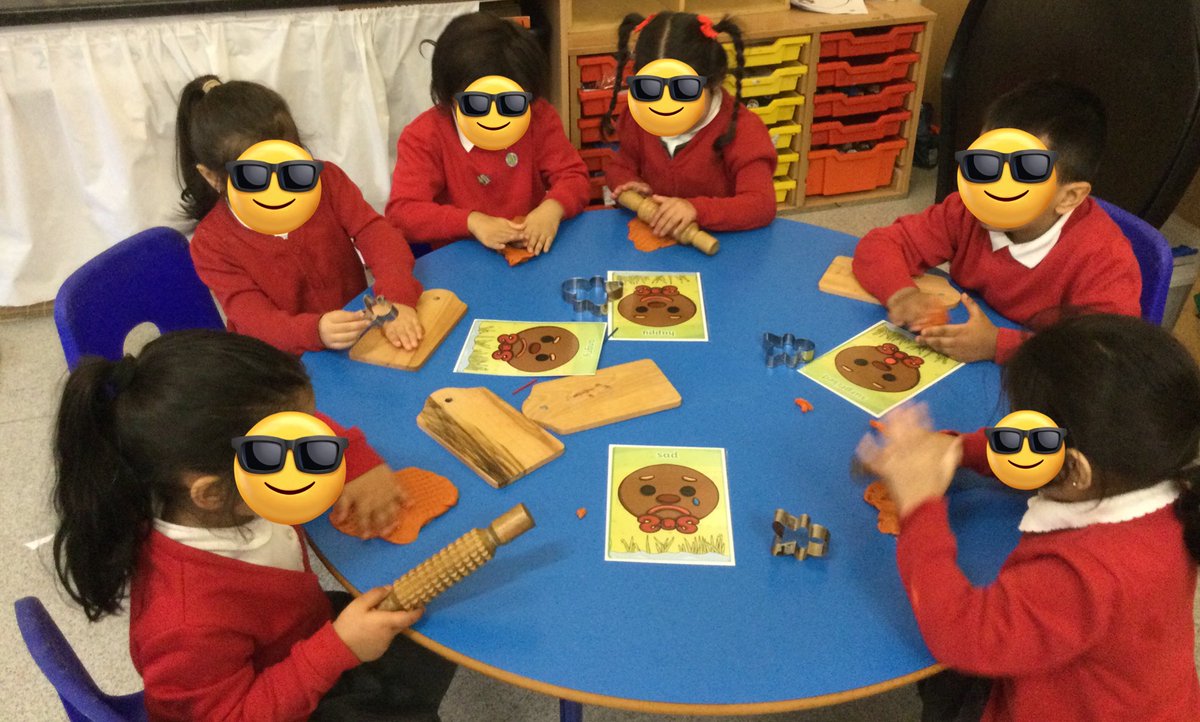 LeighPrimary's tweet image. Look at all the amazing activities that Nursery/Reception are taking part in from our topic story ‘The Gingerbread Man’. The children have been enjoying the story and retelling the story in their own words. @voice21oracy #PSED #PD #EAD #lifelonglearners