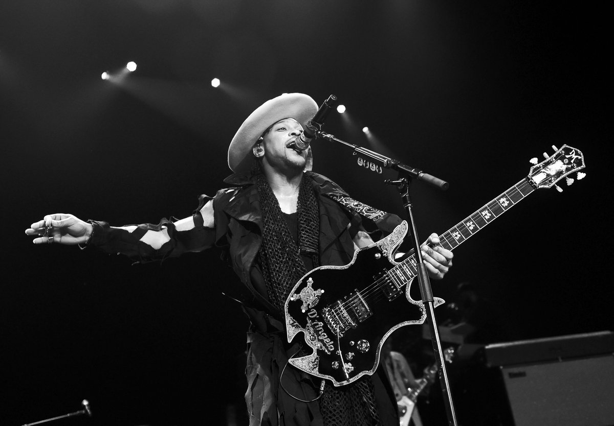 RollingStone's tweet image. Bob Power, who co-produced 'Brown Sugar,' talked to Rolling Stone about D'Angelo:
"There are very few times in history where a real innovator comes along, with a truly original way of constructing their art, and an undeniable depth that everybody hears: Marvin Gaye, Joni…