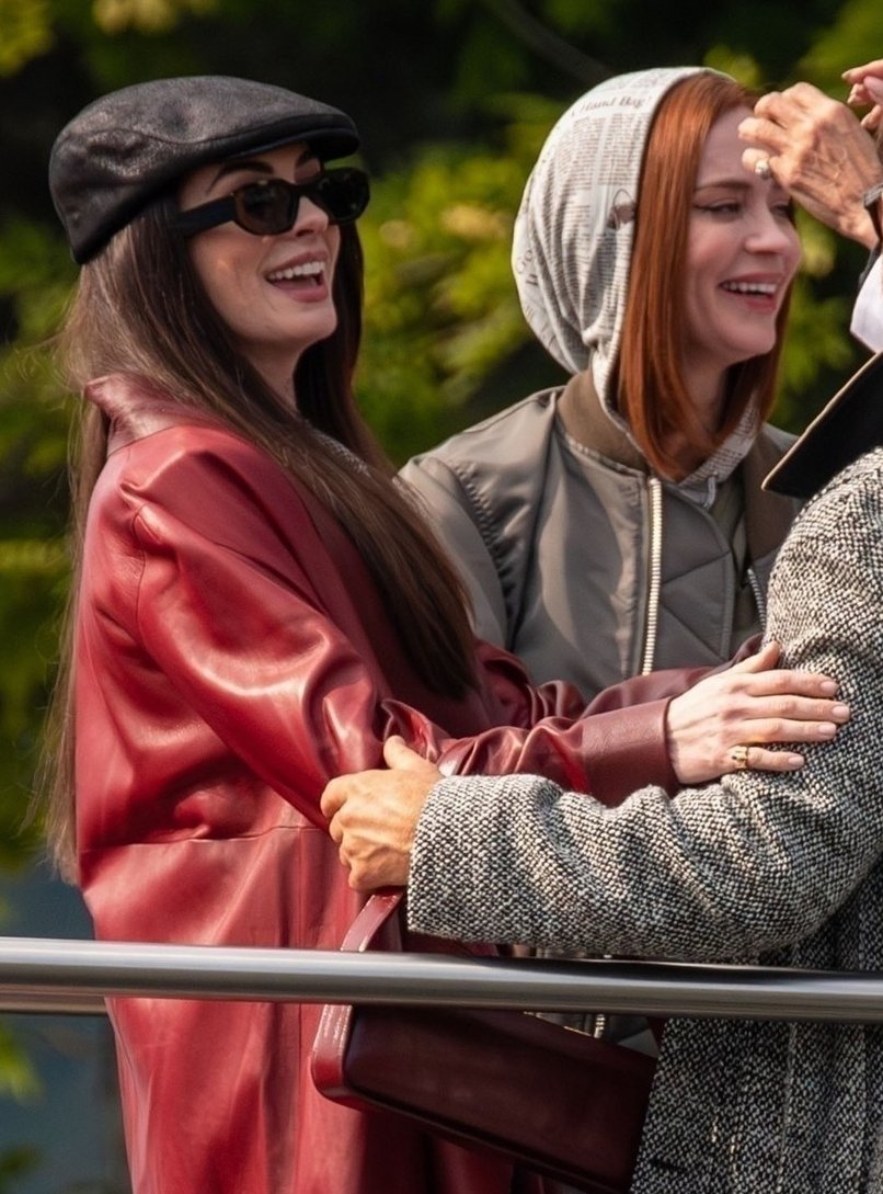 badpostblunt's tweet photo. The fashion? is DEAD!

Emily Blunt and Anne Hathaway filming The Devil Wears Prada 2 in Italy today. https://t.co/ivOnnAZLSr
