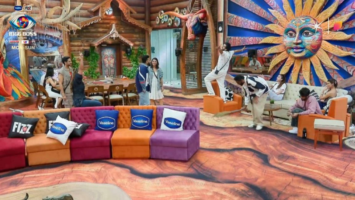 BigBossIndiaFC's tweet photo. The battle that started in the house,

Why is everyone doing a vibe on this? 😂

#BB19 #BiggBoss19 #BiggBoss @BeingSalmanKhan #BiggBossIndiaFC https://t.co/4fOeCch8vr