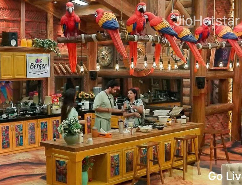 Jay_Cricket12's tweet image. In Live feed - Tanya ne sooji ka halwa banaya aur Abhishek Bajaj ko thoda katori me dalke de diya aur bola Captain ke aane se pehle khatam kardo 😭

- Tanya ka dil bahut bada hai ❤️

#TanyaMittal • #AbhishekBajaj • #BiggBoss19