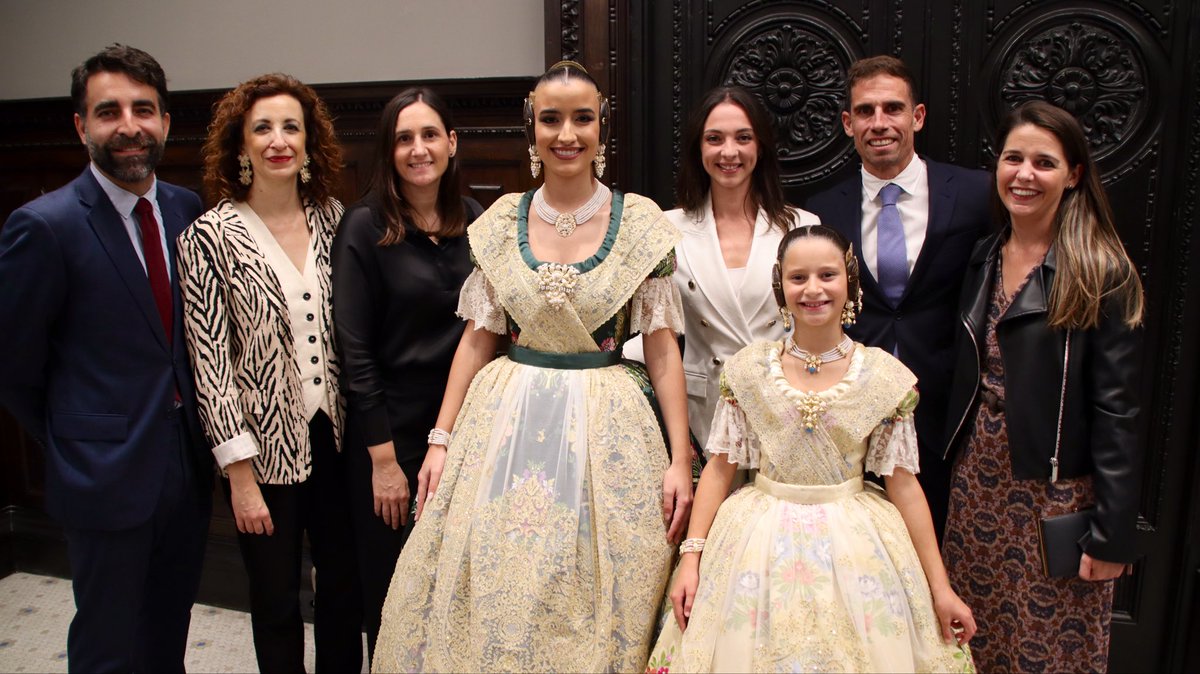 PSOEValencia's tweet image. Carmen Prades Gil i Marta Mercader Roig ja són oficialment Falleres Majors de València 2026.

Vos desitgem un any màgic, que el visqueu amb il·lusió i entusiasme, perquè mai l’oblidareu.

Visquen les #falles!

#Proclamació26
#Falles26
#FFMMV26