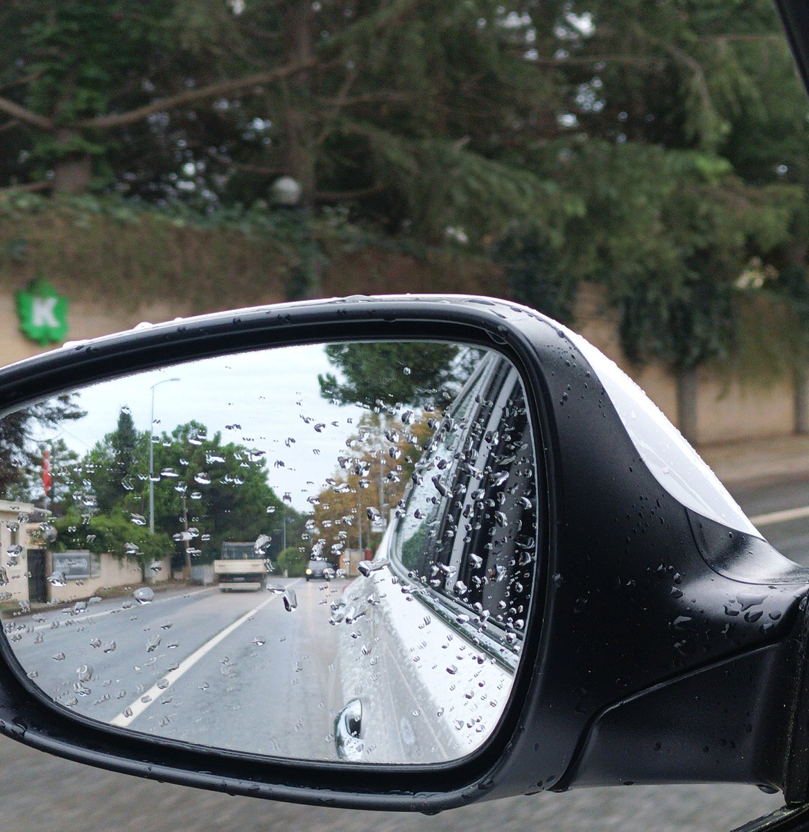 ............. 

Ey hatemli yâr!.. 
Seninle bir hoşum, 
Sen mi bensin ben mi sen.? 
Geç şüpheden!..
                                 
                             #Hz_Mevlana

Ⓜ️...........