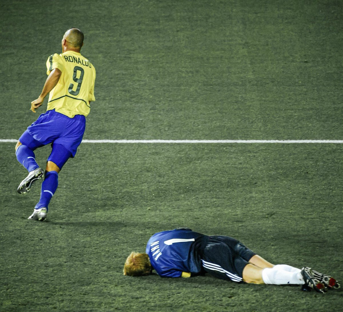 MyGreatest11's tweet photo. 2002 World Cup Final

R9 ✨ https://t.co/FwNPpFOLEO