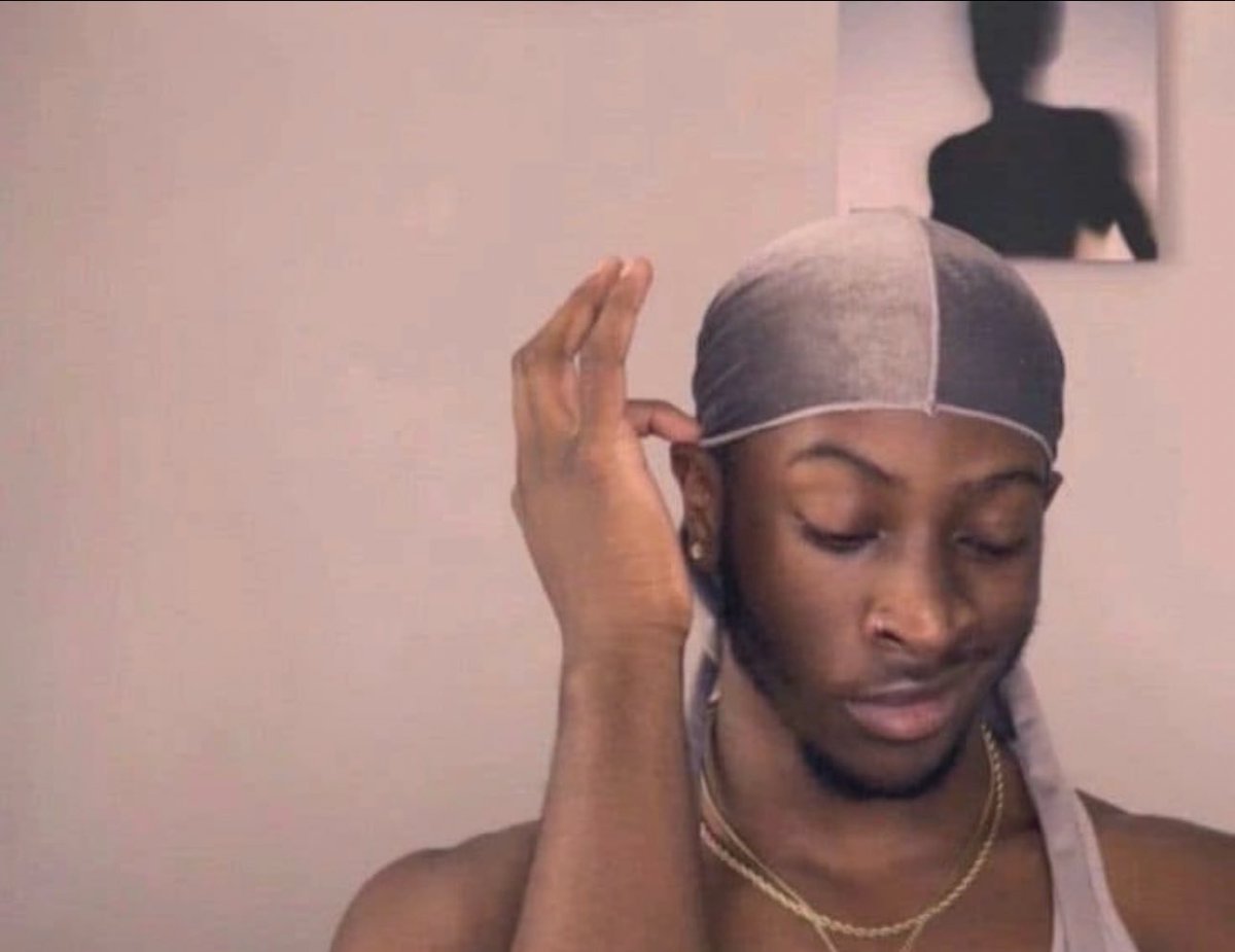 FuckWitDatKidd's tweet photo. I can’t make dis up , why soon as I did dat tweet earlier sayin “ is she thinkin bout me like I’m thinkin bout her” she txt me likeee ayooo 😩👀 https://t.co/gEv6W3cmSx