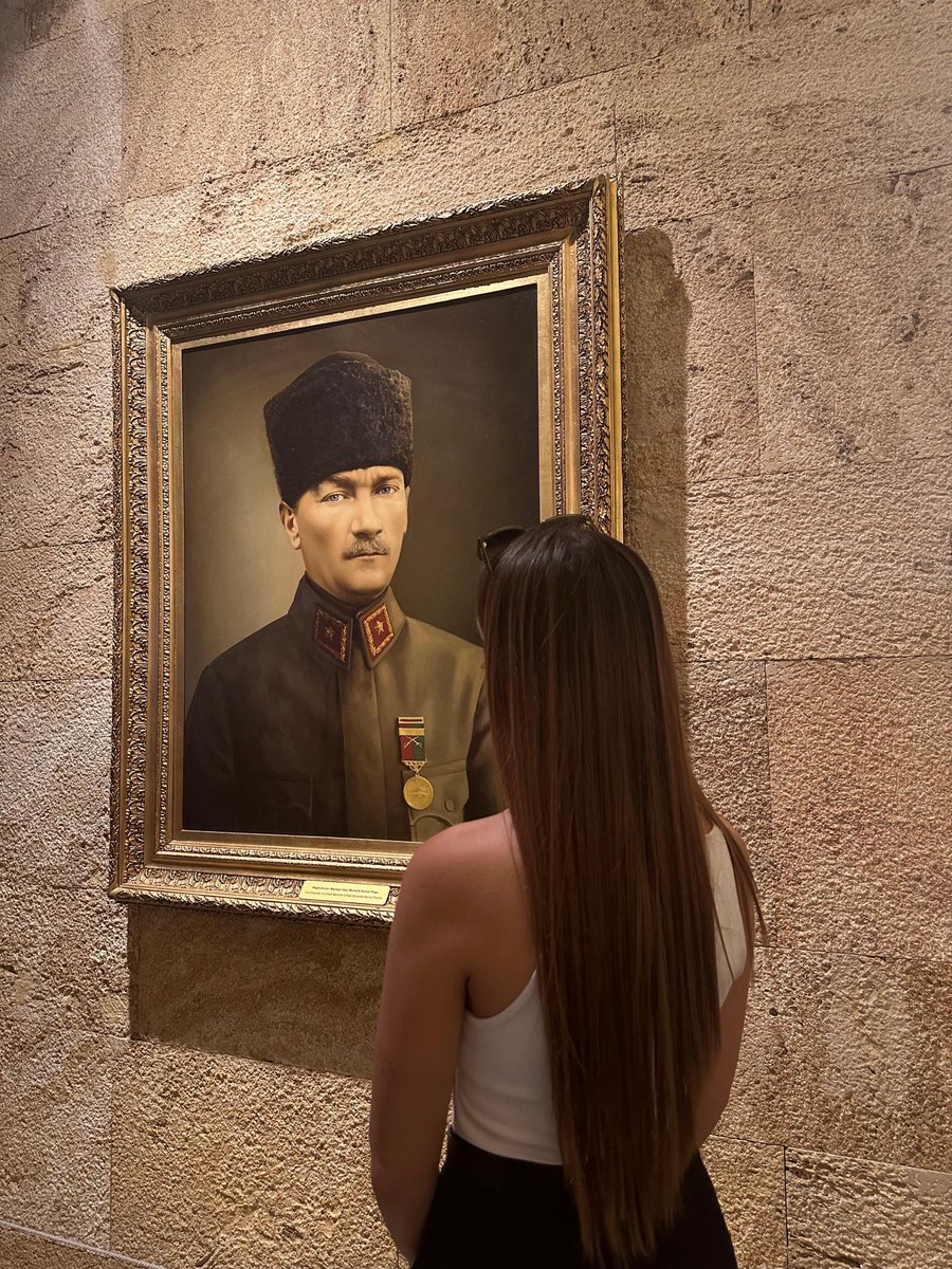 "Bir insan Türk olur da nasıl Mustafa Kemal Atatürk'ten yana olmaz?"