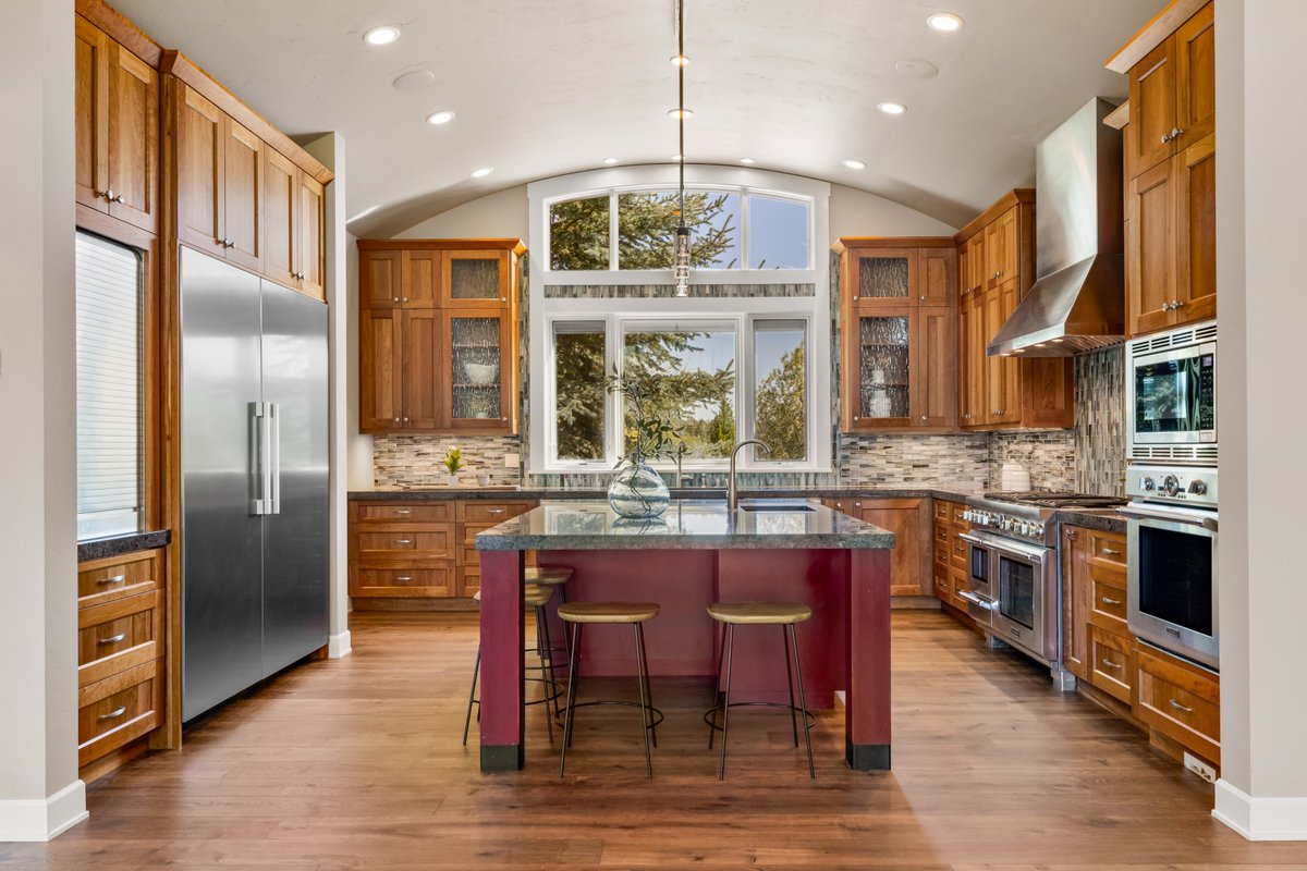 PlatinumAuction's tweet photo. This ranch features a custom-built residence and a host of equestrian amenities. We think you'll want to experience this one for yourself.

Schedule a preview before it's too late! Previews held daily, from 11am - 5pm, by appt.

Visit https://t.co/bg6oLFgLSV or call 800.997.4235 https://t.co/N4GNyfwW6Q
