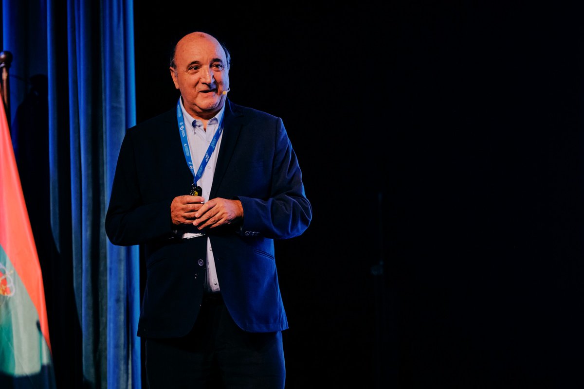 El pasado 9 de Octubre di la ponencia "Valoración y acreditación inmobiliaria en la era digital" en el I Congreso de la Arquitectura Técnica y de la Edificación en S/C de Tenerife.
Un breve resumen de fotos oficiales del Congreso de mi participación y la documentación
#Formación