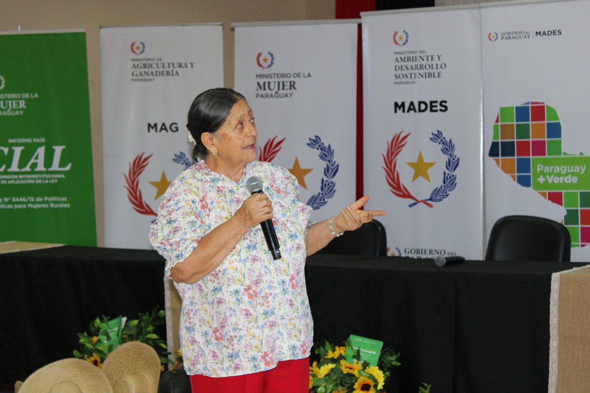 minmujerpy's tweet photo. 🗣️Primer Encuentro de la Red Nacional de Mujeres Rurales 🇵🇾 incluyó exposiciones de autoridades nacionales y referentes internacionales como Luz Haro, presidenta de #RELAC 🇪🇨, y Silvia Ribelles, especialista en inserción laboral y proyectos sociales 🇪🇸
🔗 https://t.co/sJRfXBkNRt https://t.co/O9eBTsdmXA