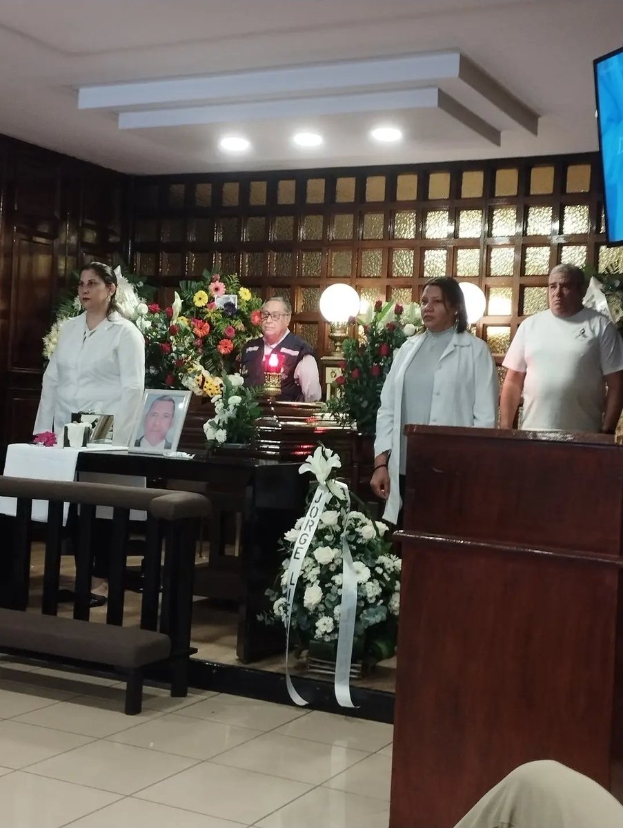 Jorge Manuel Liens Lago; su vida se caracterizó por la calidez humana, entrega, y profesionalismo, dejando una huella imborrable en la salud y el corazón de sus pacientes y compañeros. Fue un digno ejemplo de solidaridad y servicio incondicional al prójimo.
#BMCGuatemala