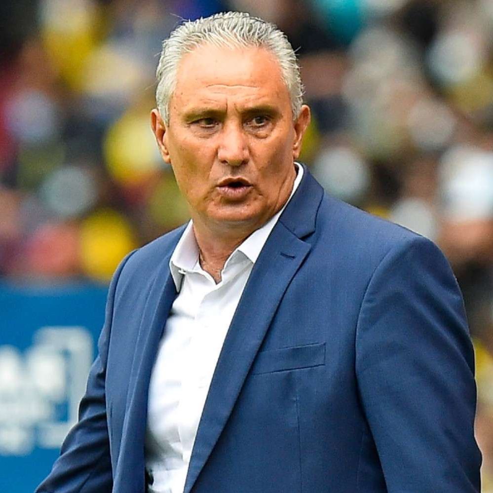 waltogg's tweet photo. Ancelotti 🆚 Tite nos primeiros 6 jogos comandando a Seleção Brasileira: 👔🇧🇷

✅ Vitórias: 3 - 6
◽️ Empates: 1 - 0 
❌ Derrotas: 2 - 0
⚽️ Gols Marcados: 11 - 17
💢 Gols Sofridos: 4 - 1 (contra)
📊 Aproveitamento: 55% - 100% https://t.co/OSUMaPVlX0