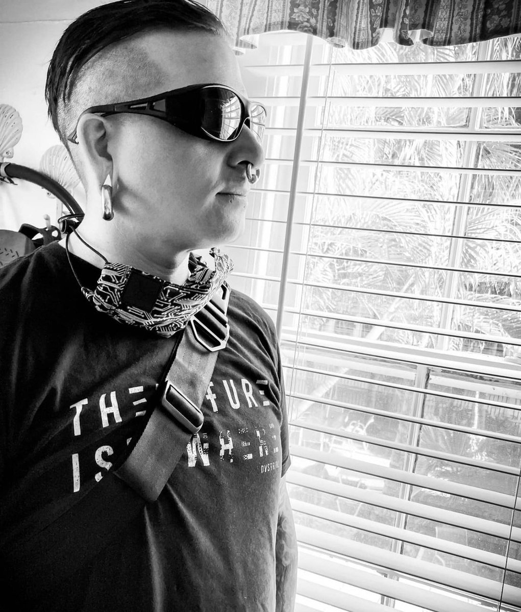 dustrial's tweet image. Crisiswear in the Future is nowhere tee
#usergenerated #altfashion