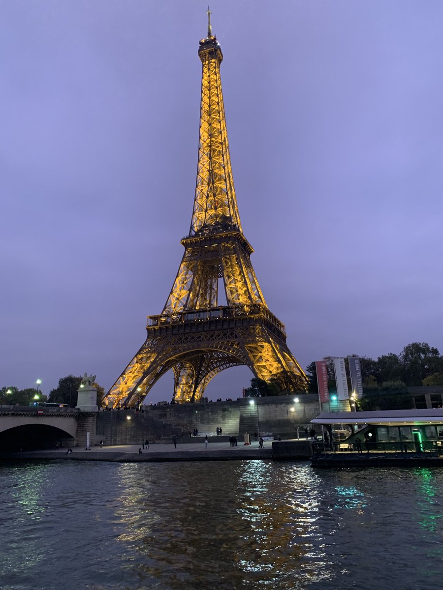 Güzel, İhtişamlı ama Bir #ATAKULE değil!!!
#Ankara 
#Türkiye 
#Paris 
#TourEiffel
#EyfelKulesi