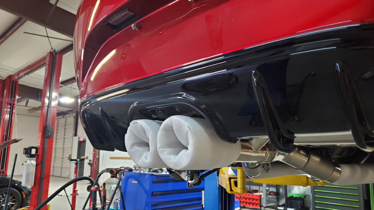 3SP_posts's tweet image. One of several milestones in the build process.... when the exhaust socks come off. The car is ready for its break-in &amp;amp; shakedown miles!

#MiataSS #V8 #LS3 #V8NDMiata #500hpMiata #theBestIdeaEver #21stCenturyShelbyCobra #collectorcars