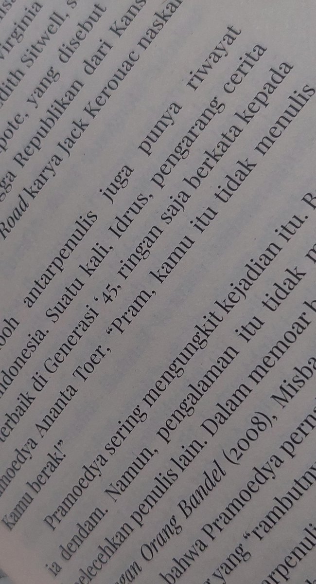 kebot__'s tweet image. Kalau dicemooh dengan diksi-diksi yang unik, mungkin yang hadir bukan naik pitam, tapi gelitik gelak tawa, hahahaha ajg